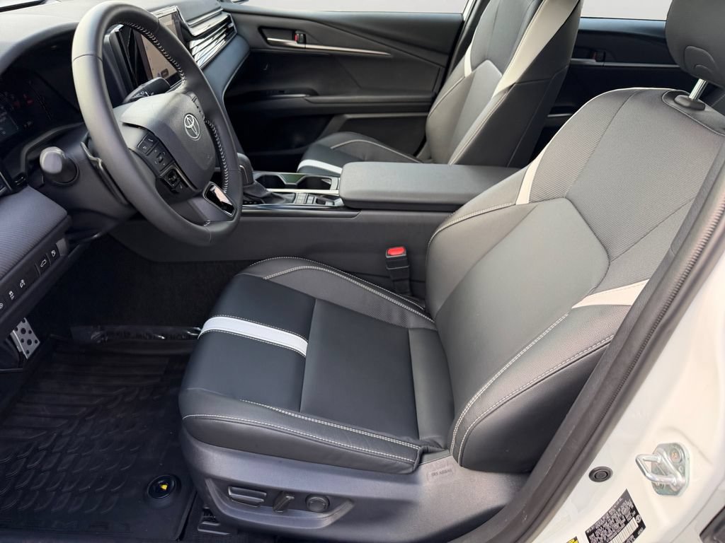 Used 2026 Toyota Camry SE w/ Convenience Package FWD image 24