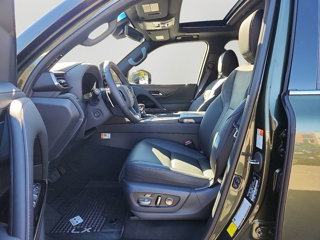 New 2025 Lexus LX 600 4WD w/ Luxury Package image 7