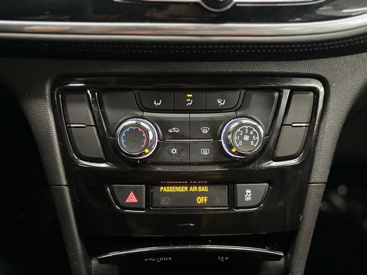Used 2020 Buick Encore Preferred w/ Safety Package image 23