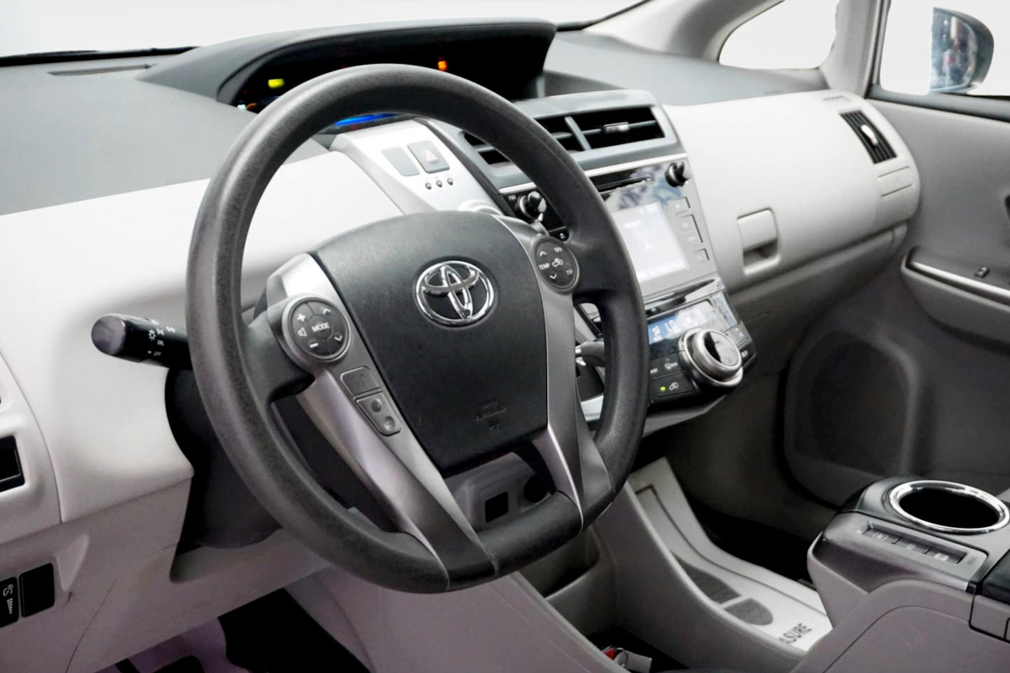 Used 2017 Toyota Prius V Two FWD image 12