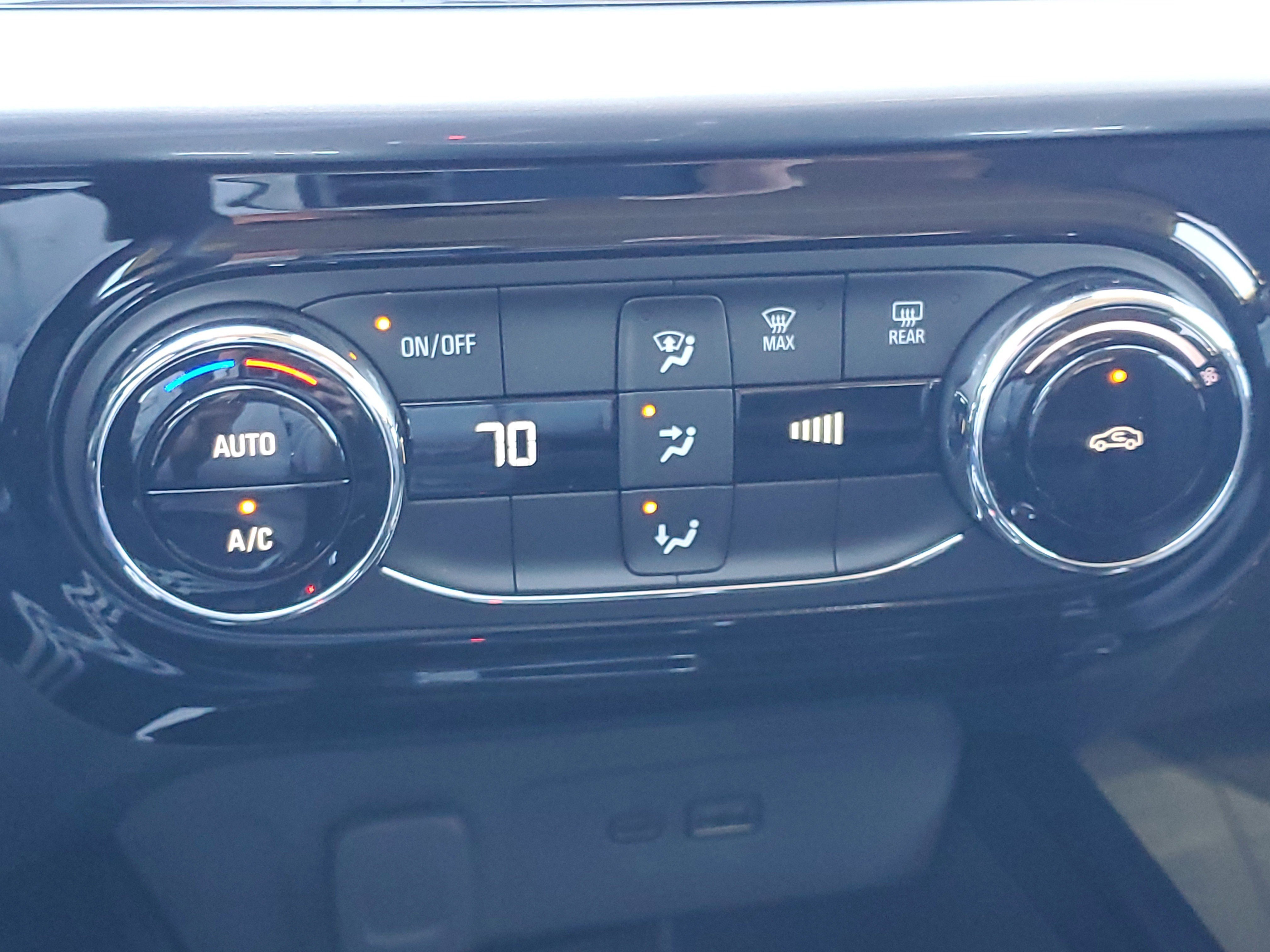 Used 2025 Chevrolet Trax LT image 31