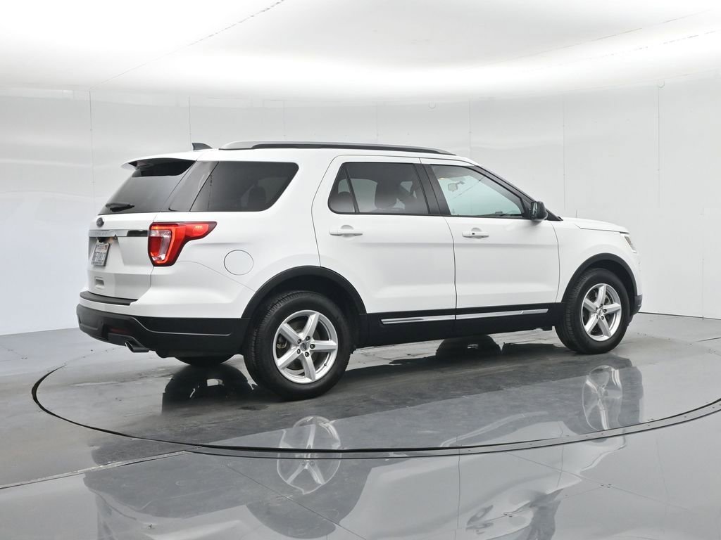 Used 2018 Ford Explorer XLT image 30