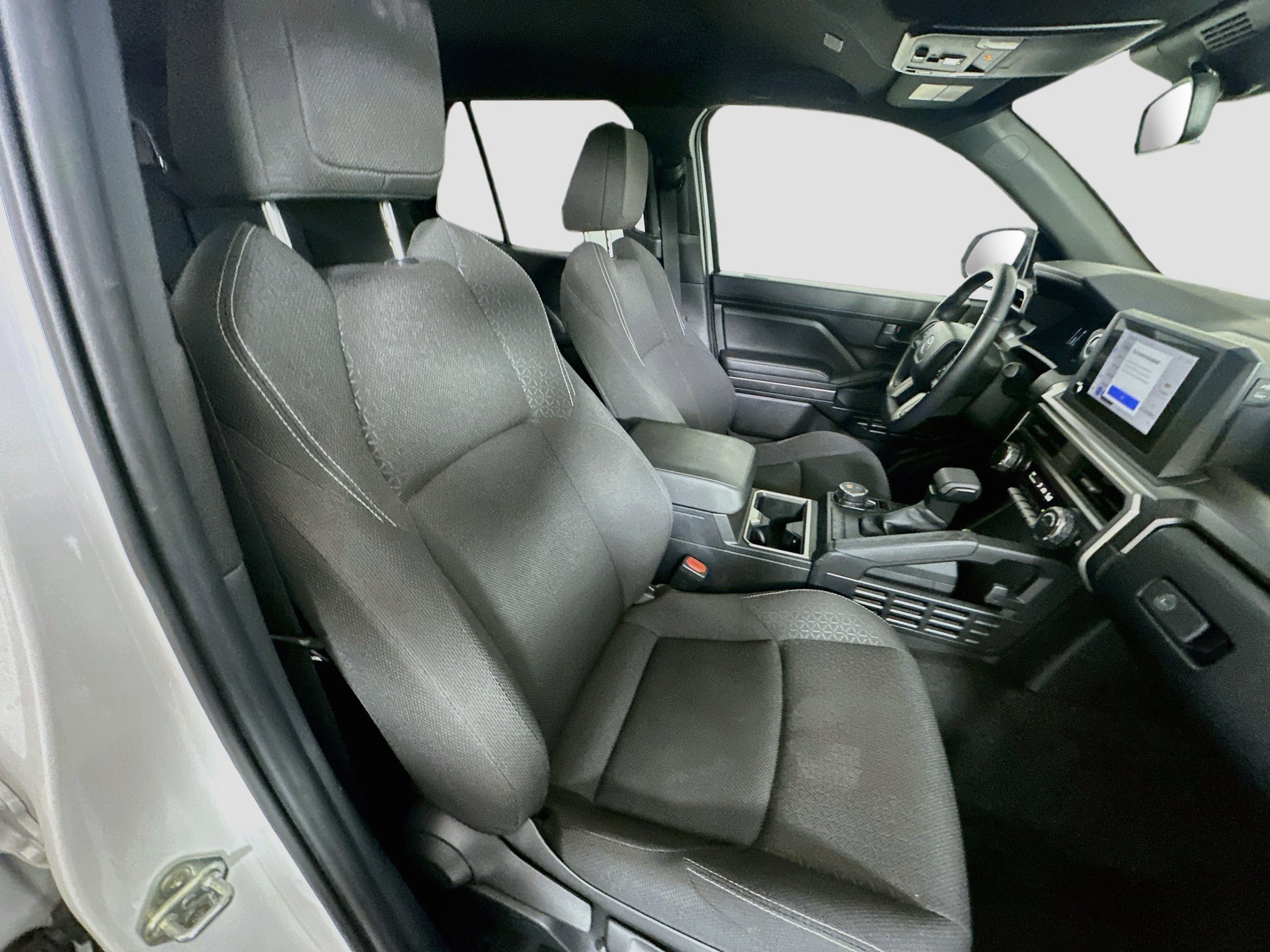 Used 2025 Toyota 4Runner SR5 AWD/4WD image 30