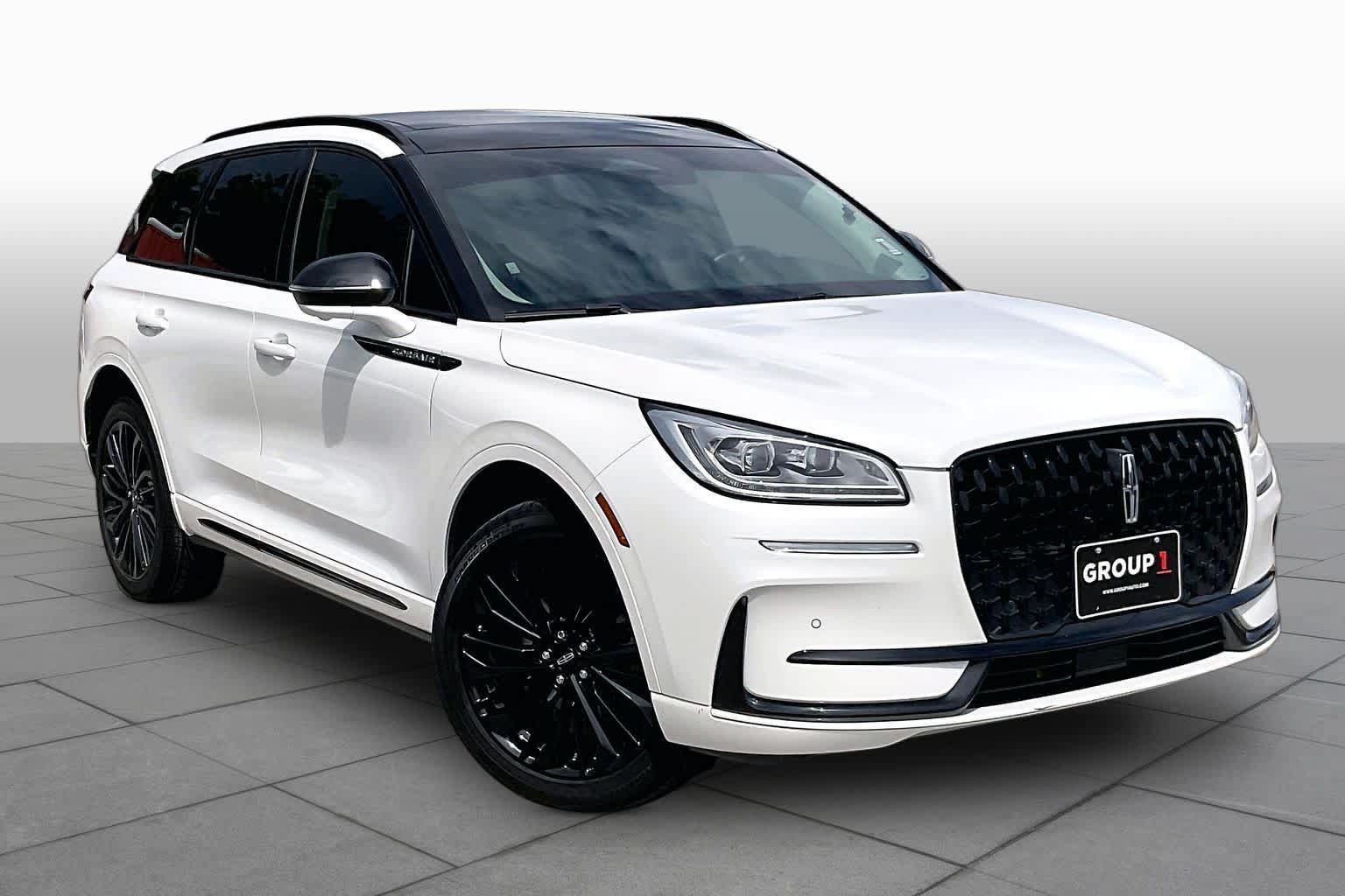 Used 2023 Lincoln Corsair Reserve w/ Equipment Group 201A FWD image 3
