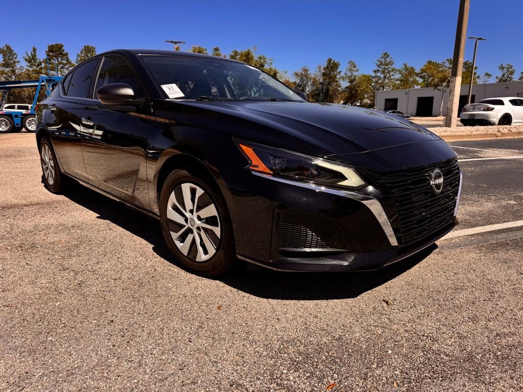 Used 2025 Nissan Altima 2.5 S image 9