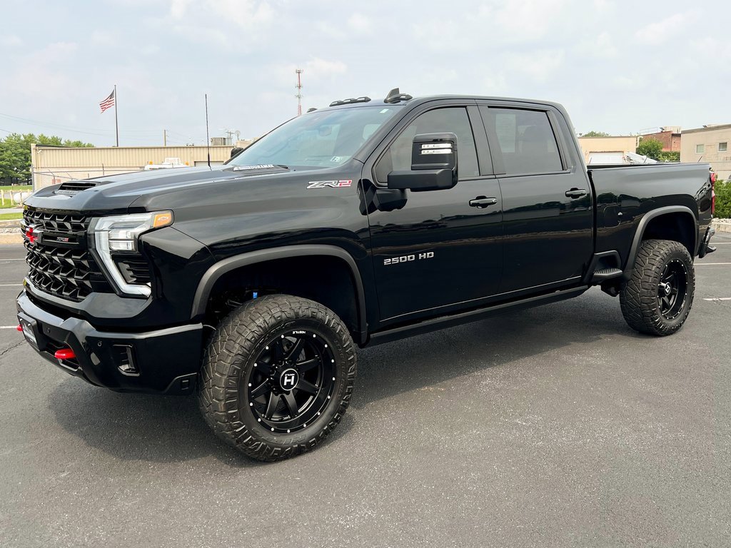 Used 2025 Chevrolet Silverado 2500 ZR2 w/ Technology Package image 15