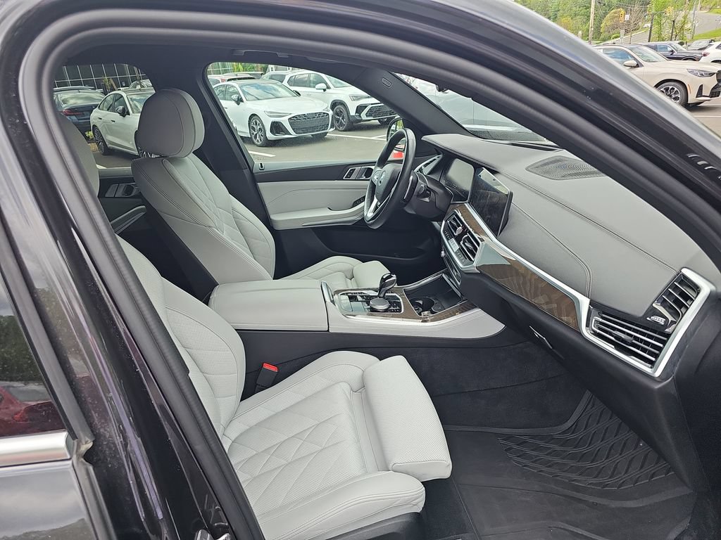 Used 2023 BMW X5 xDrive40i AWD/4WD image 11