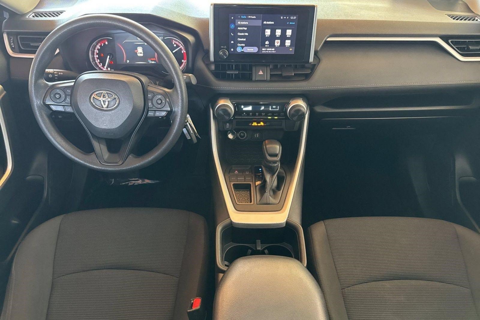 Used 2023 Toyota RAV4 LE FWD image 16