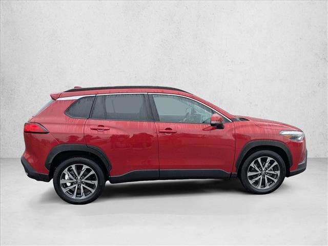 Used 2023 Toyota Corolla Cross XLE image 4