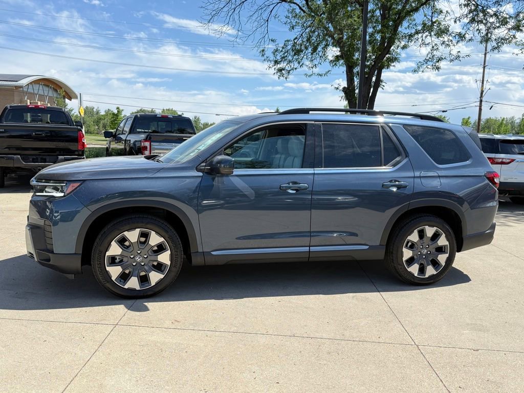 Certified 2026 Honda Pilot Touring image 9