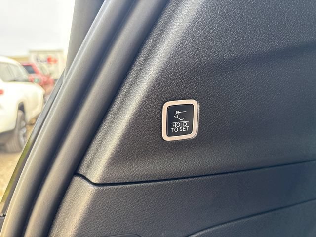 New 2027 Chrysler Pacifica Select AWD/4WD image 25