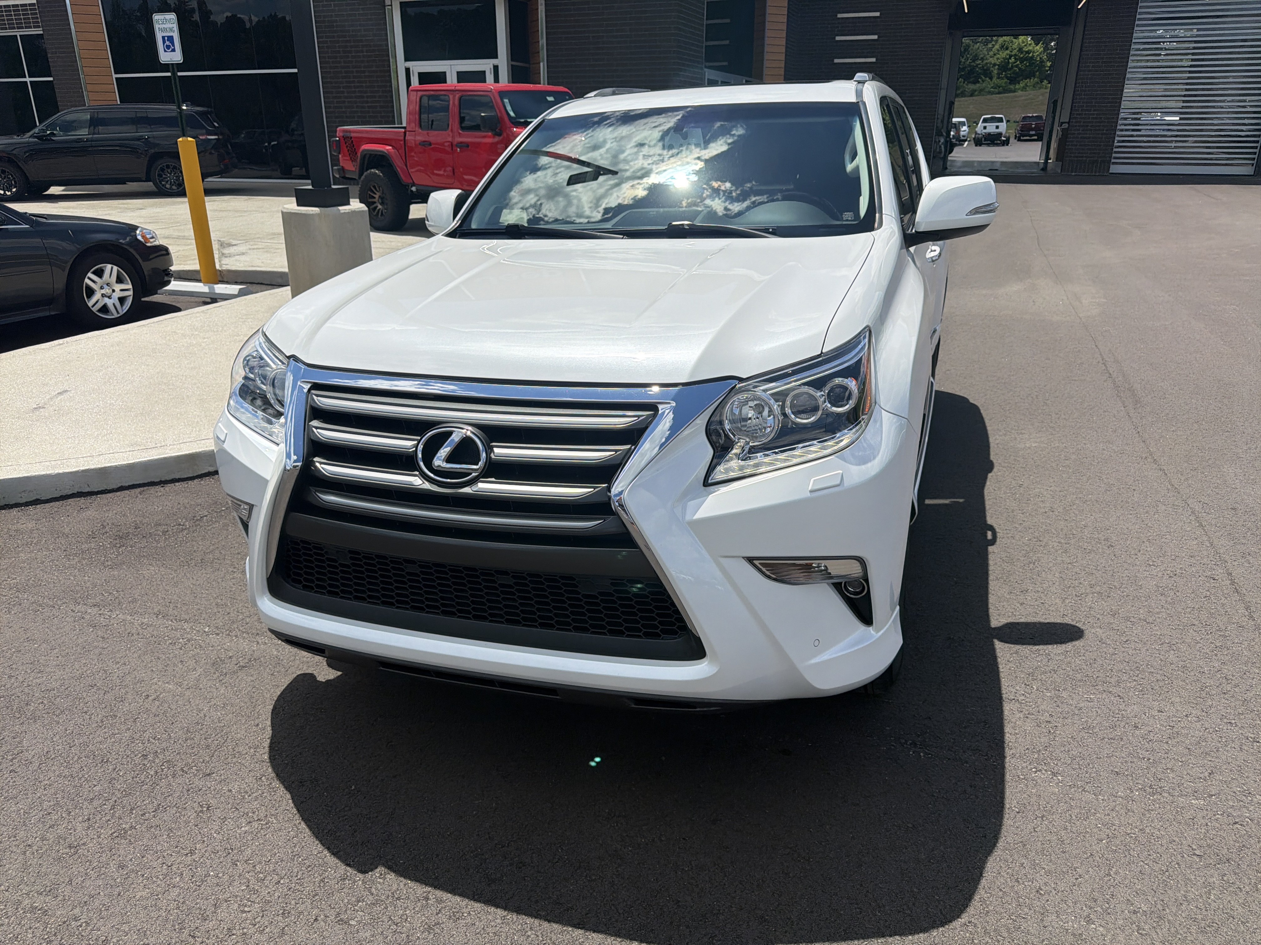 Used 2018 Lexus GX 460 Premium AWD/4WD image 3