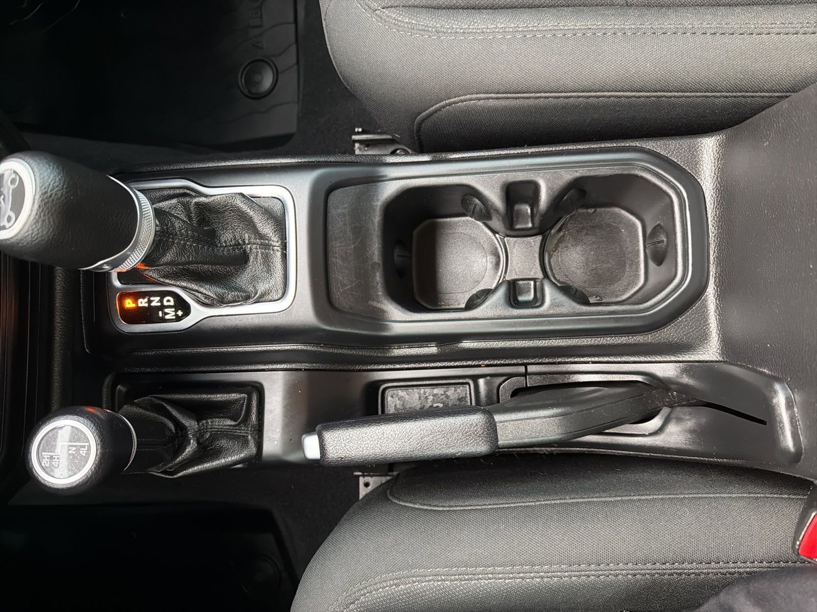 Used 2020 Jeep Wrangler Sport S image 21