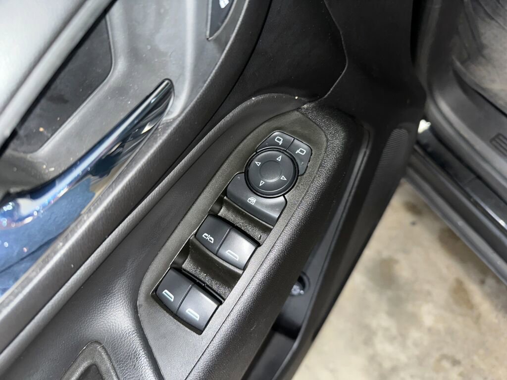 Certified 2024 Chevrolet Equinox LT w/ LPO, Floor Liner Package image 5