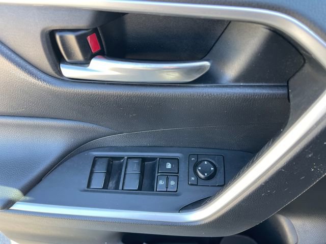 Used 2021 Toyota RAV4 XLE w/ XLE Grade Weather Package AWD/4WD image 25