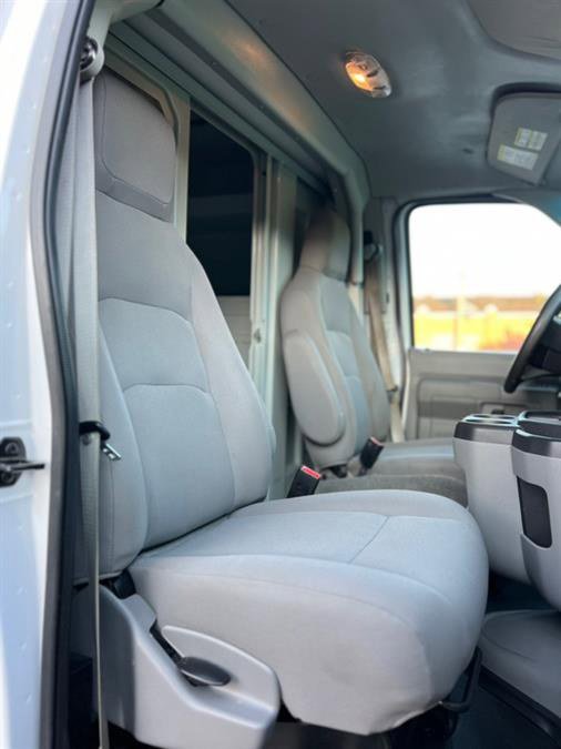 Used 2023 Ford E-350 and Econoline 350 Super Duty w/ Power Windows & Locks Group image 25