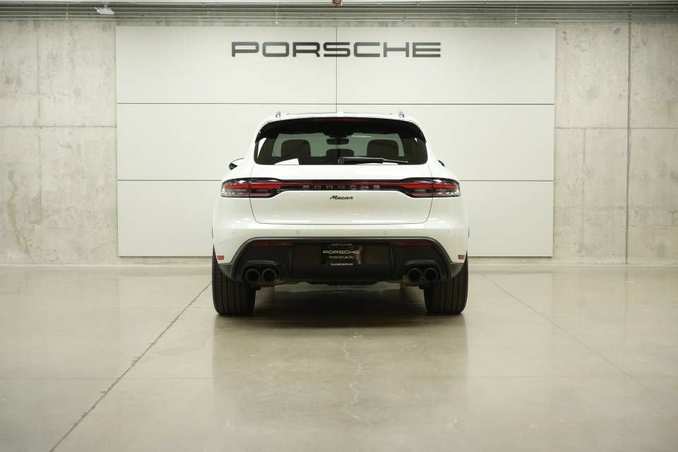 Certified 2026 Porsche Macan AWD/4WD image 6