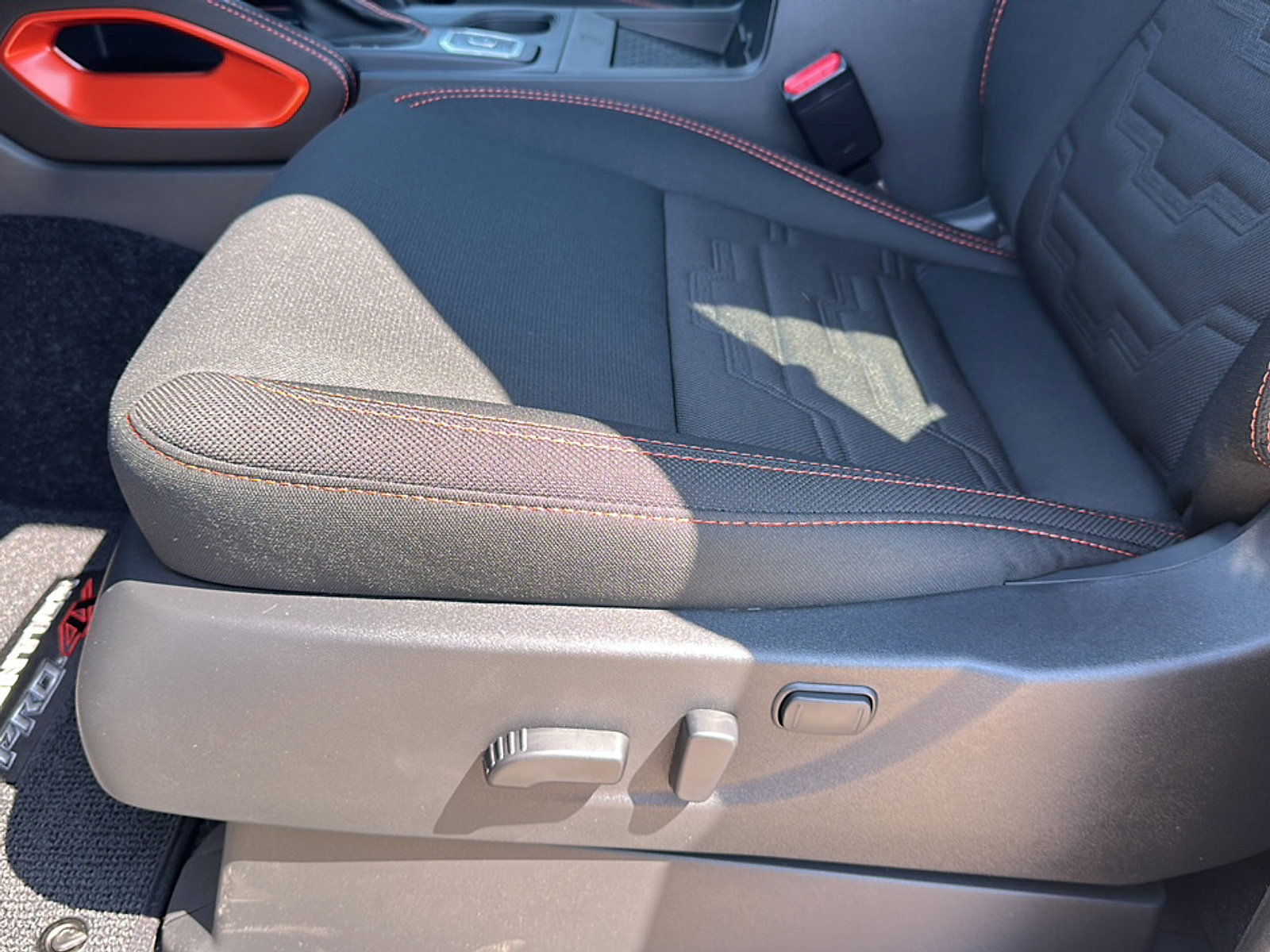 New 2026 Nissan Frontier PRO-4X w/ Pro-4x Convenience Package image 12