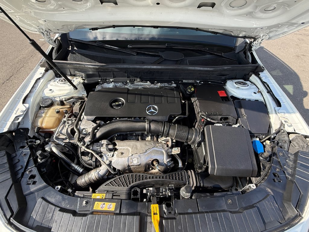 Used 2020 Mercedes-Benz GLB 250 4MATIC image 28