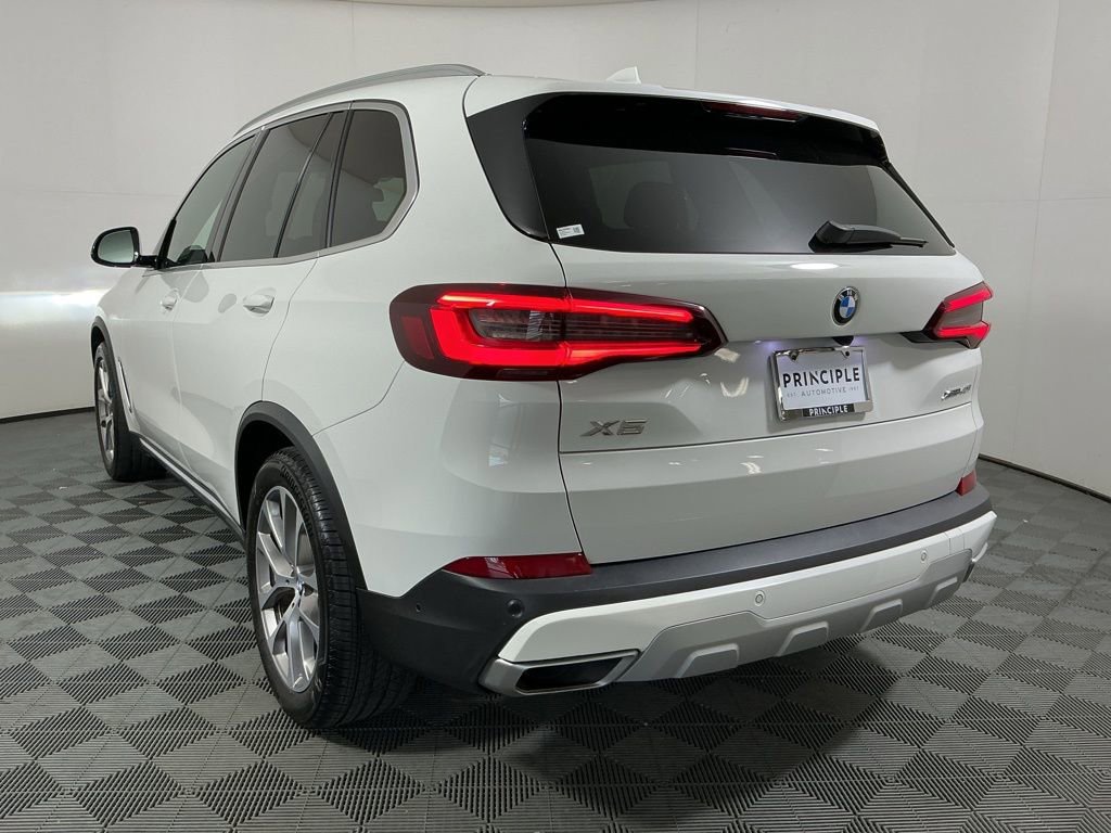Certified 2022 BMW X5 xDrive40i w/ Parking Assistance Package AWD/4WD image 7
