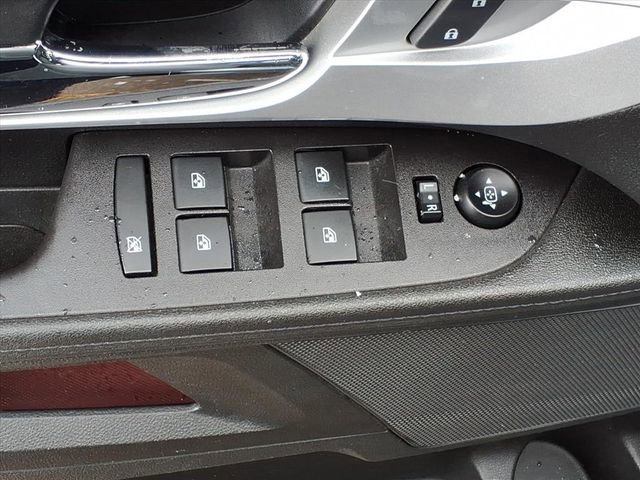 Used 2017 Chevrolet Equinox LT w/ Convenience Package image 13