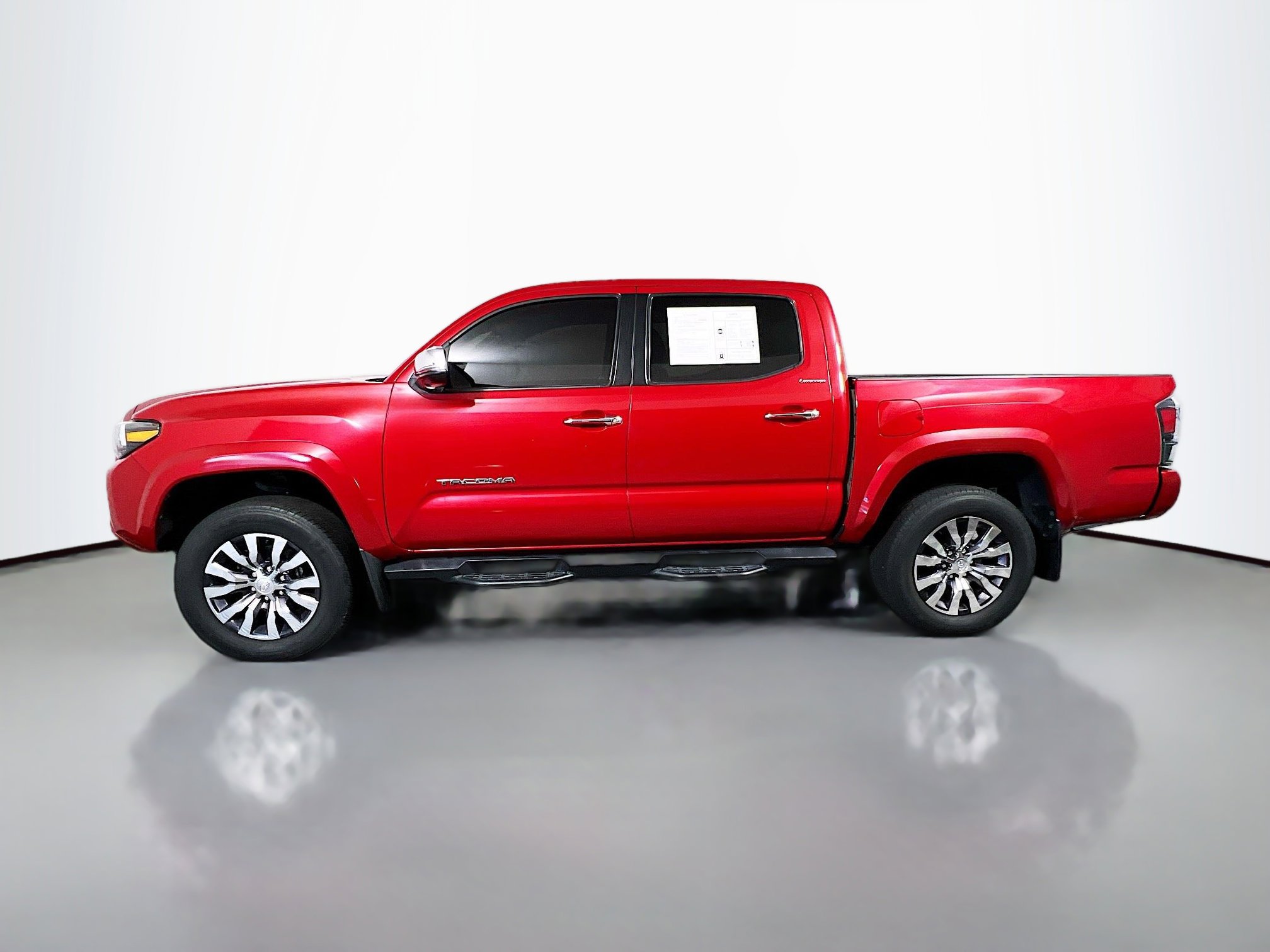 Used 2022 Toyota Tacoma Limited image 8