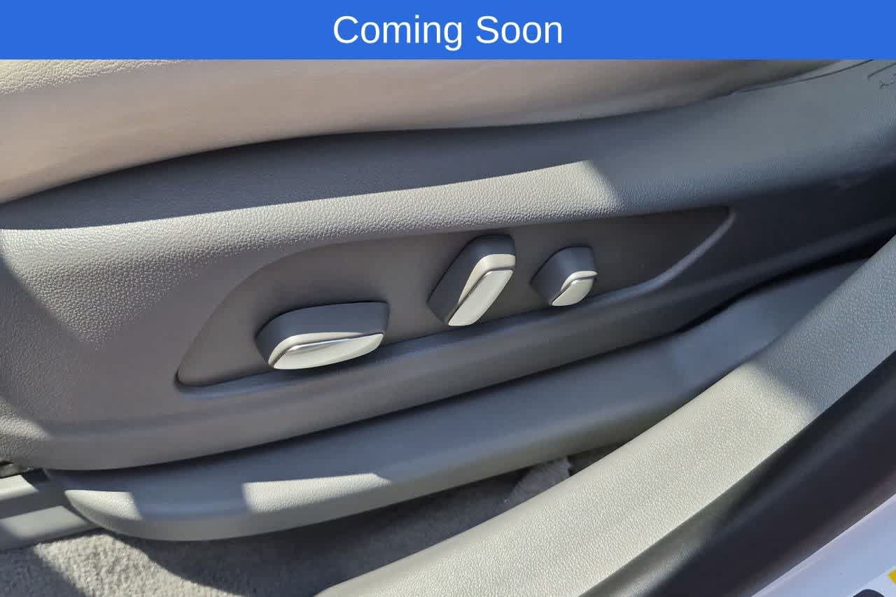 Used 2024 Cadillac XT5 Premium Luxury AWD/4WD image 17