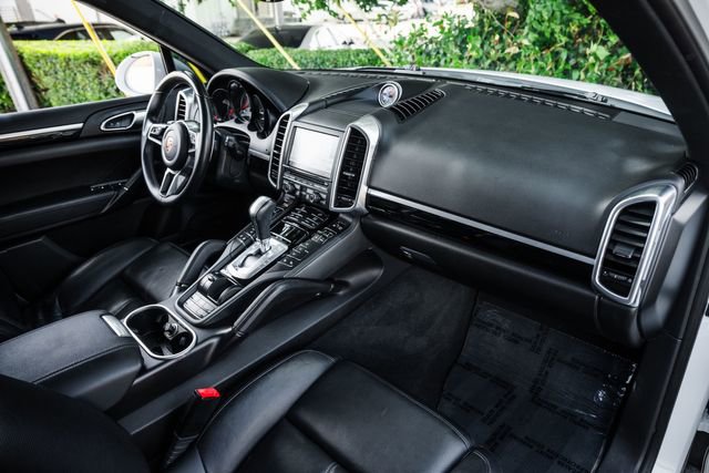 Used 2015 Porsche Cayenne S AWD/4WD image 23