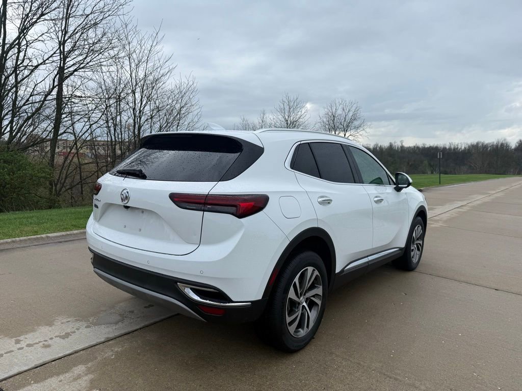 Used 2022 Buick Envision Essence w/ Technology Package I FWD image 3