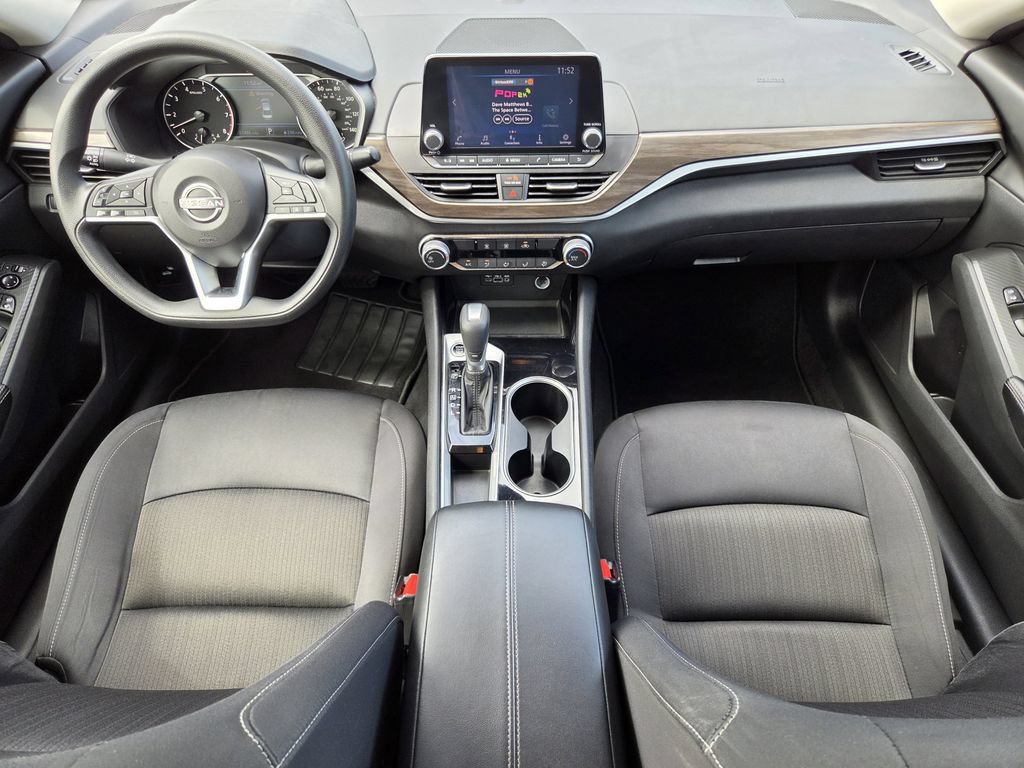Used 2024 Nissan Altima 2.5 SV FWD image 13