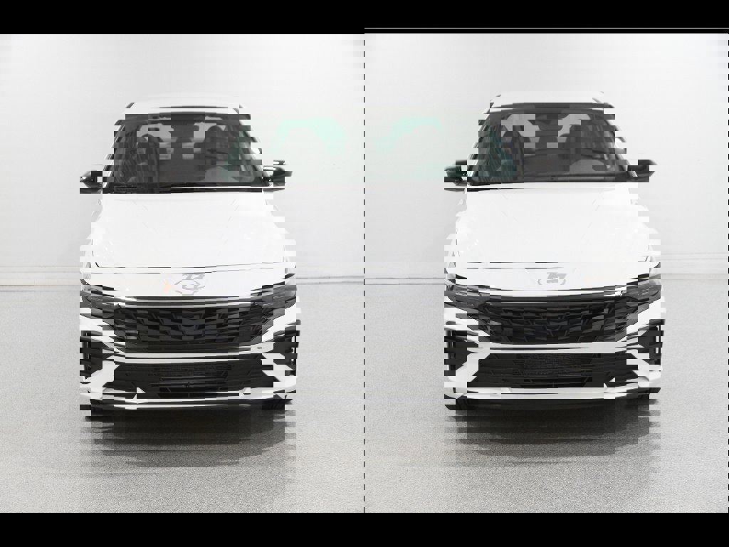 Certified 2025 Hyundai Elantra Sport image 2