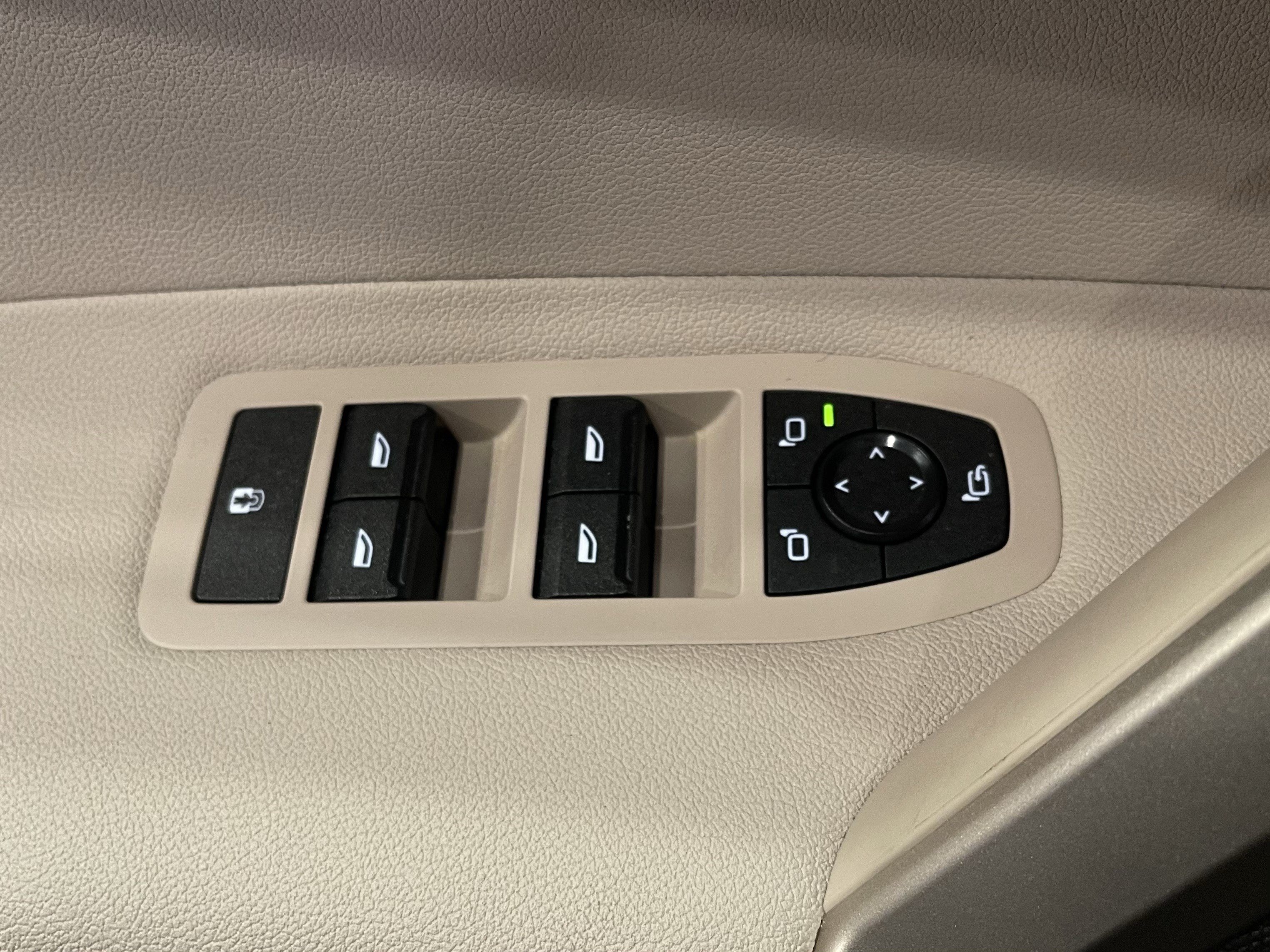 Certified 2024 BMW iX xDrive50 w/ Sport Package AWD/4WD image 11
