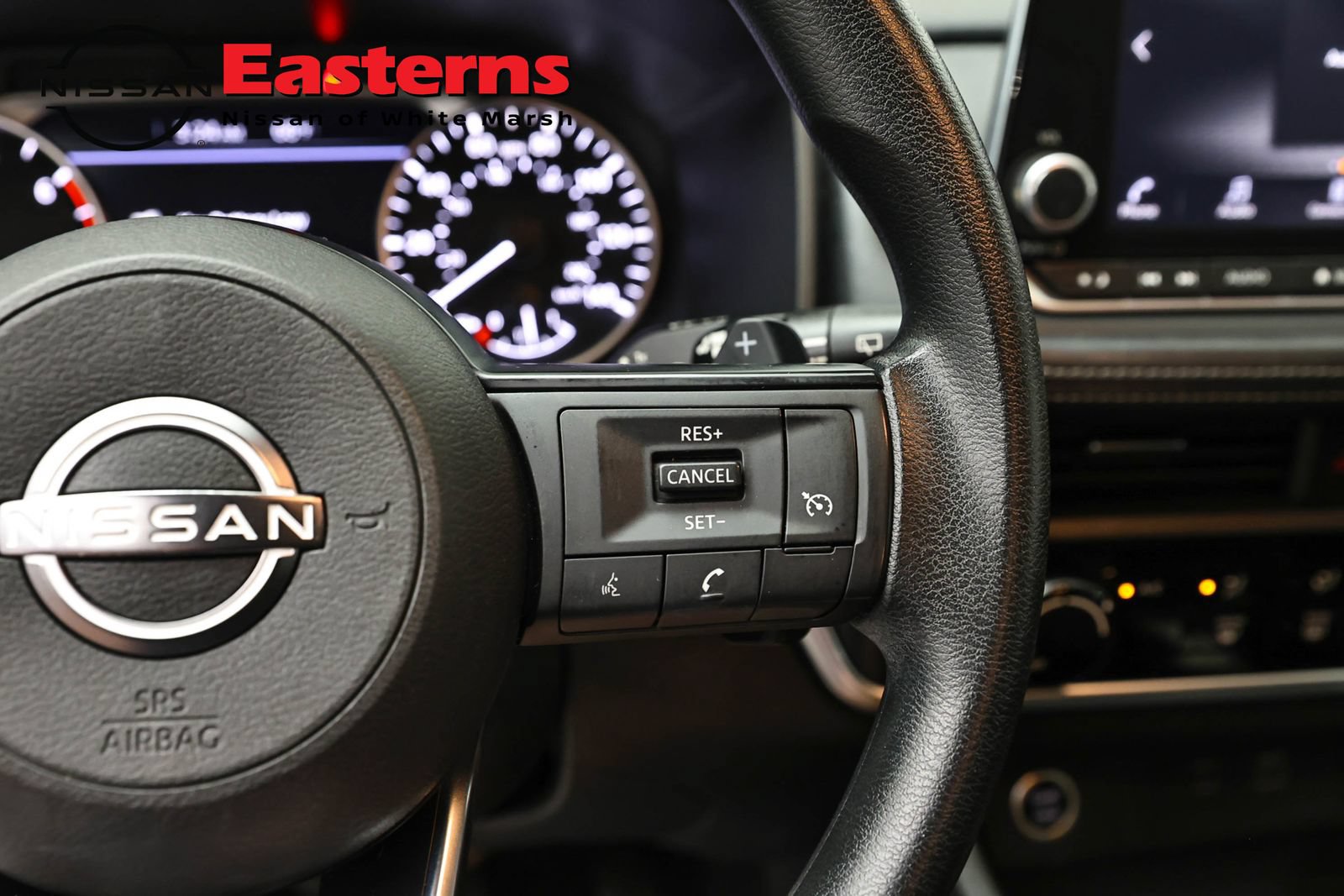 Used 2023 Nissan Rogue S AWD/4WD image 16