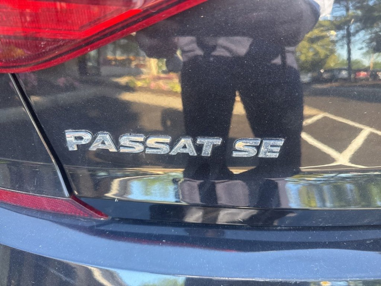 Used 2018 Volkswagen Passat 2.0T SE FWD image 14