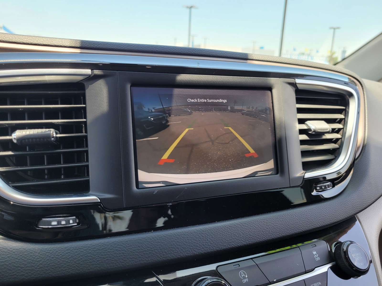 Used 2023 Chrysler Voyager LX FWD image 17