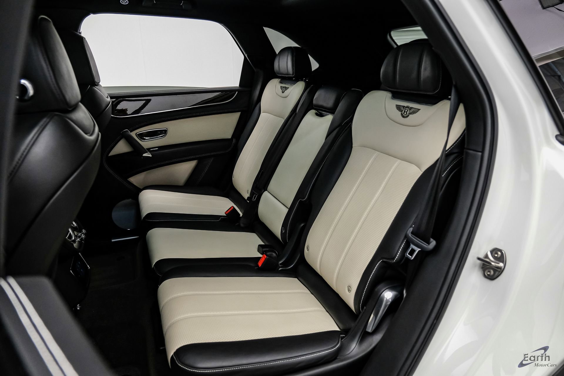 Used 2019 Bentley Bentayga image 81