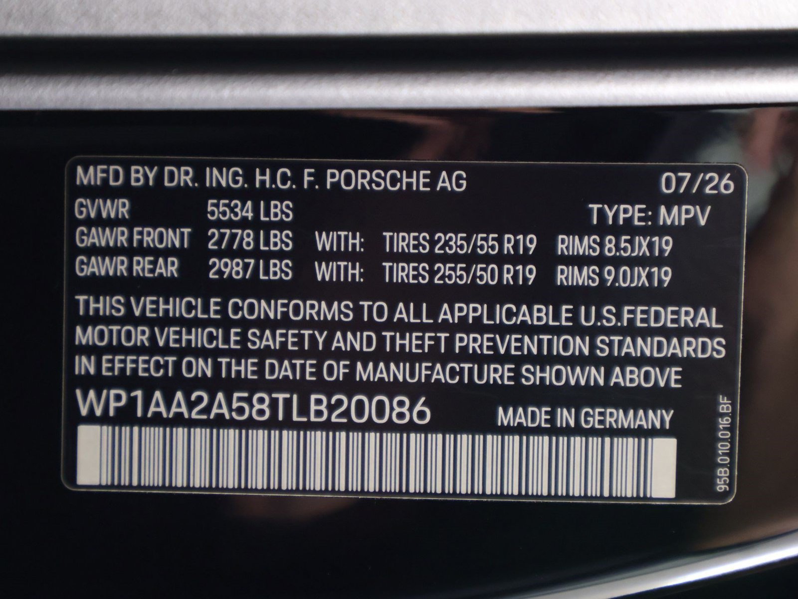 New 2026 Porsche Macan AWD/4WD image 24