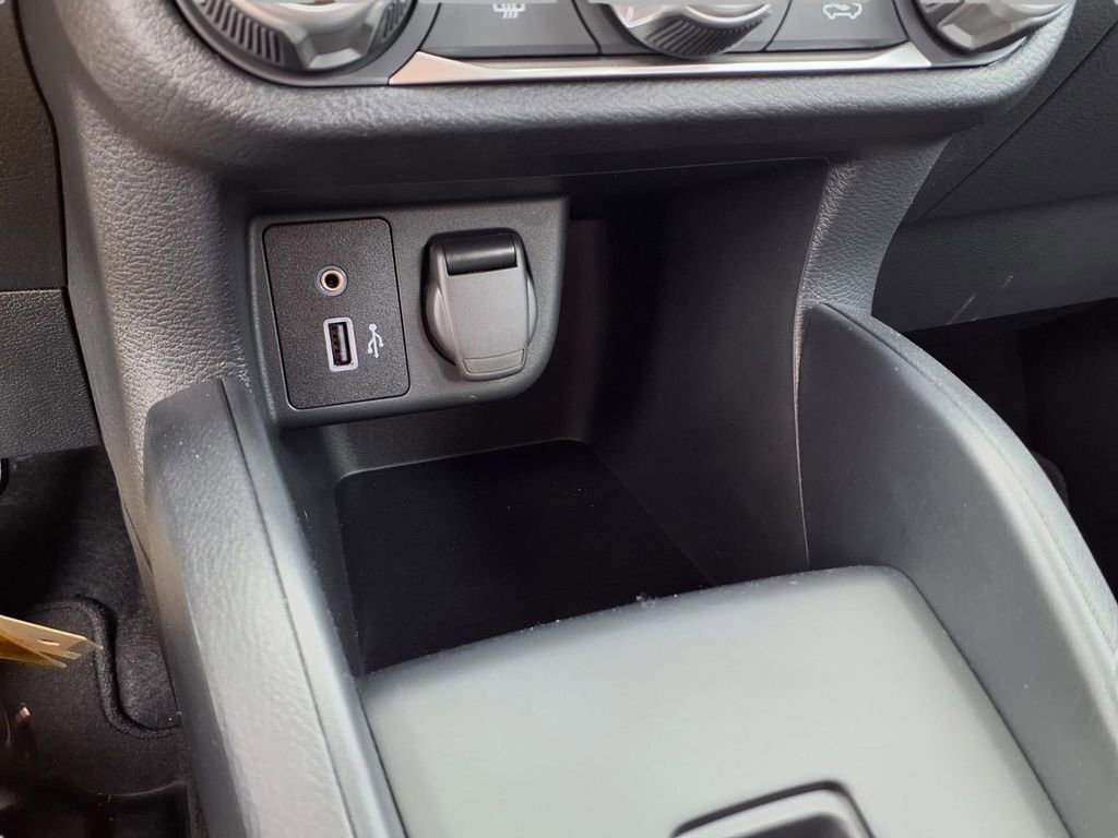 Used 2025 Nissan Versa S w/ Trunk Package image 8