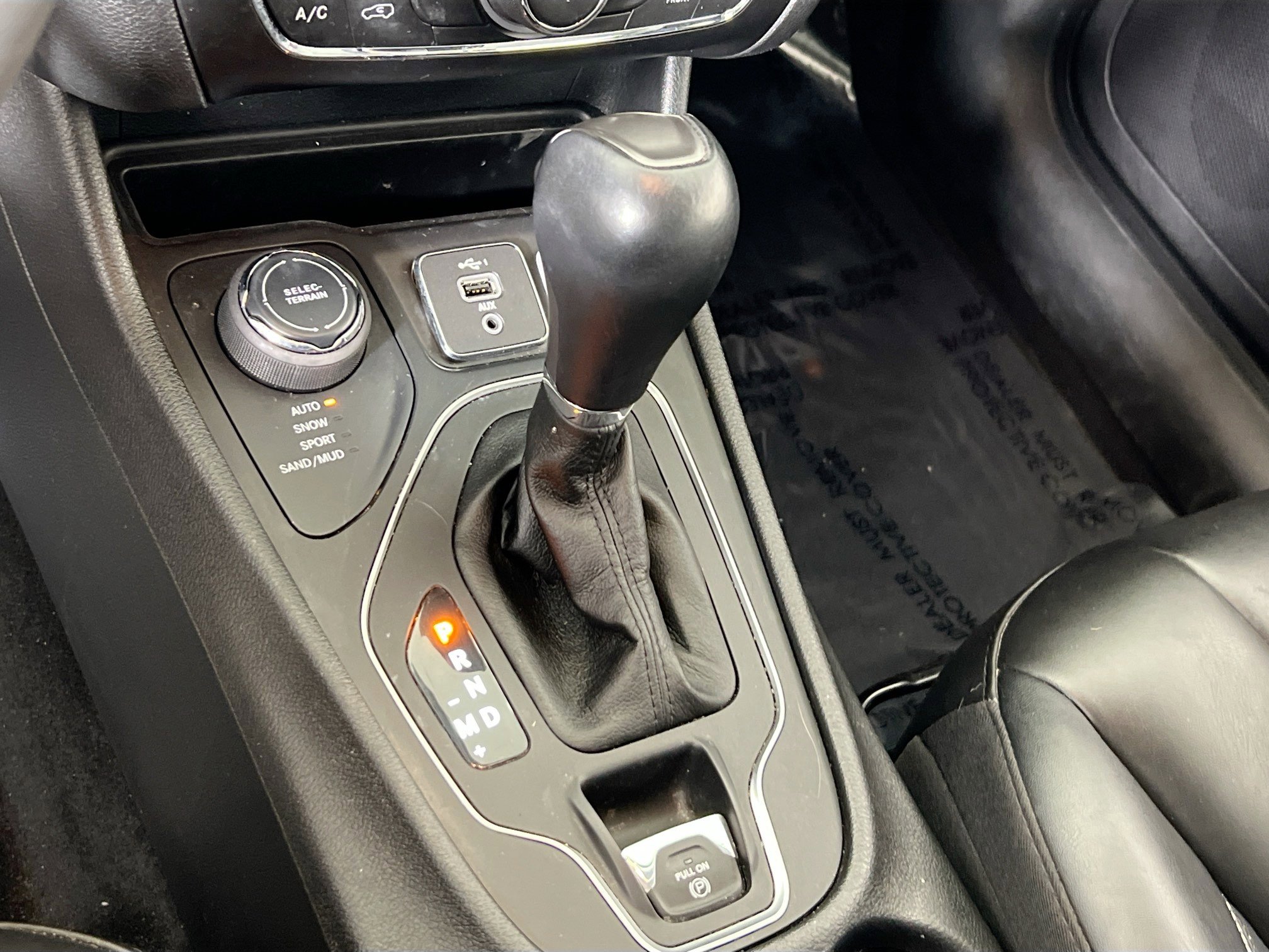 Used 2022 Jeep Cherokee Latitude w/ Sun & Sound Group image 16