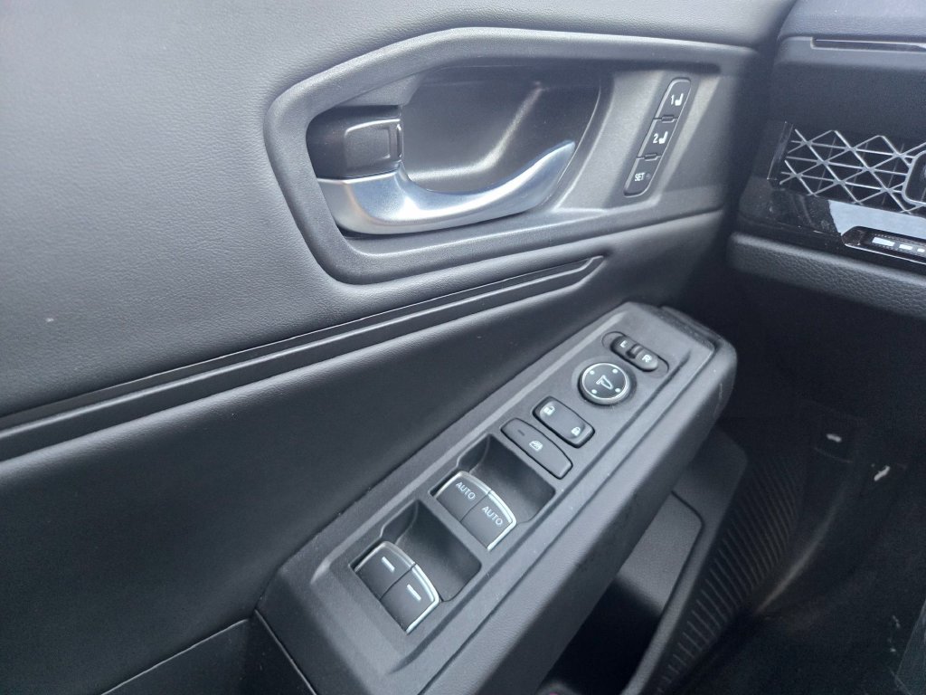 Used 2025 Honda Accord EX-L image 12