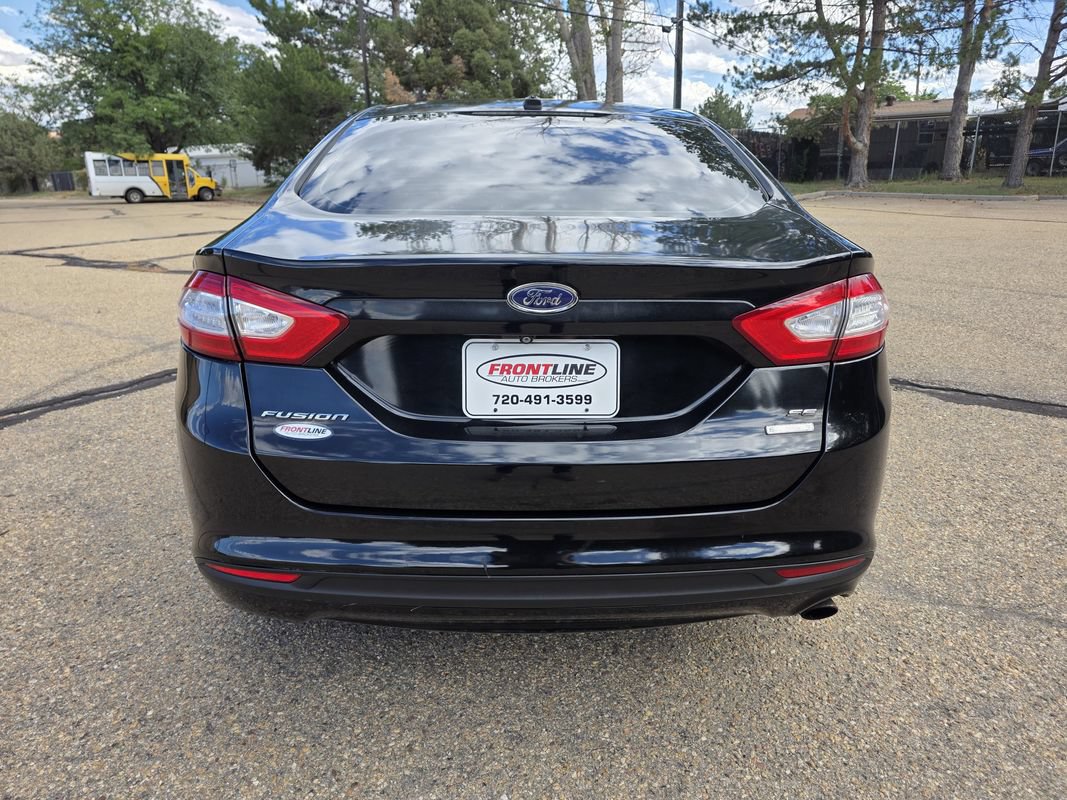 Used 2016 Ford Fusion SE FWD image 5