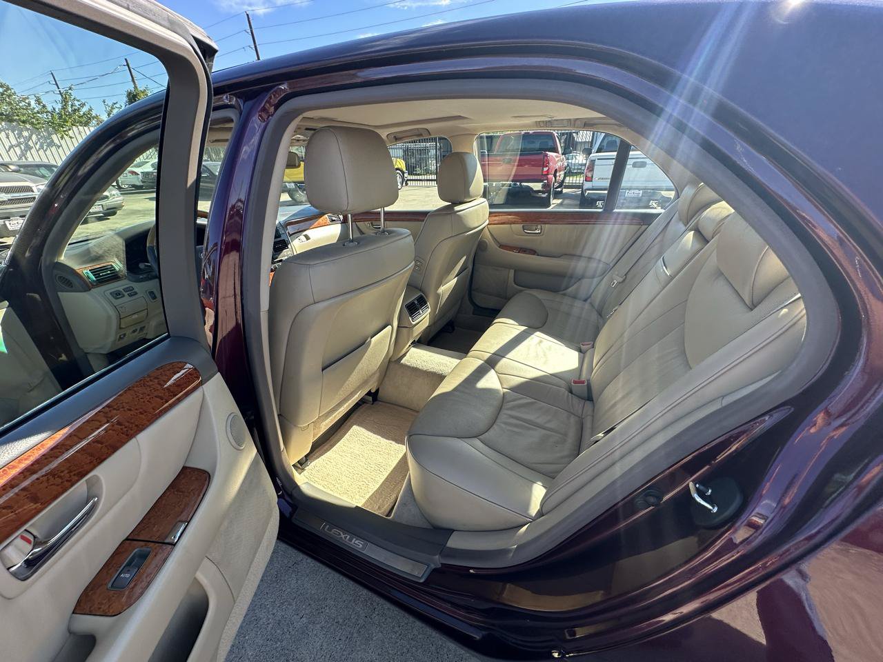 Used 2006 Lexus LS 430 w/ Modern Luxury Pkg RWD image 47