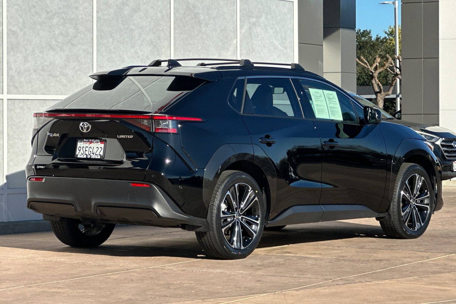 Used 2024 Toyota bZ4X Limited image 4