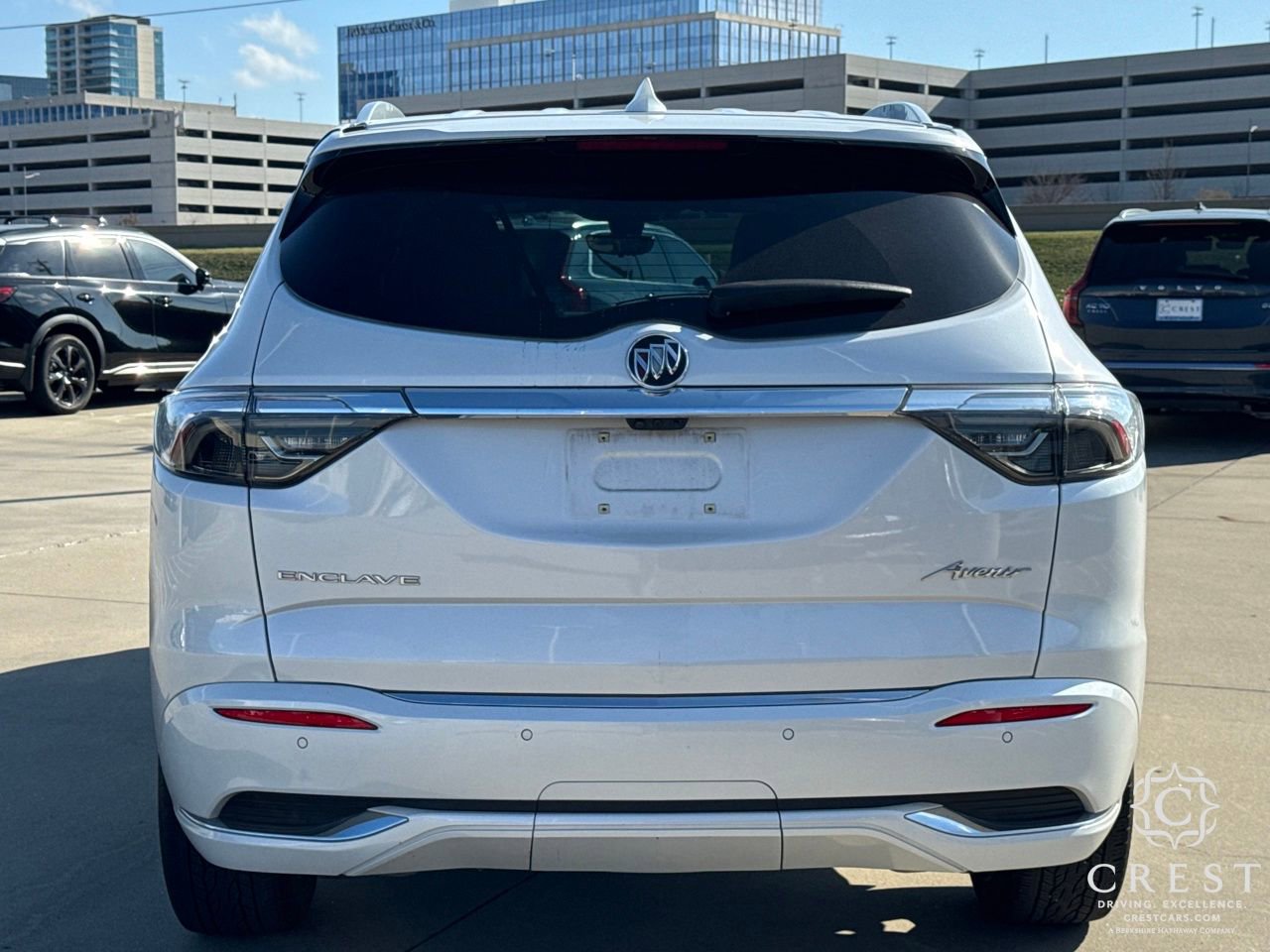 Used 2023 Buick Enclave Avenir image 4