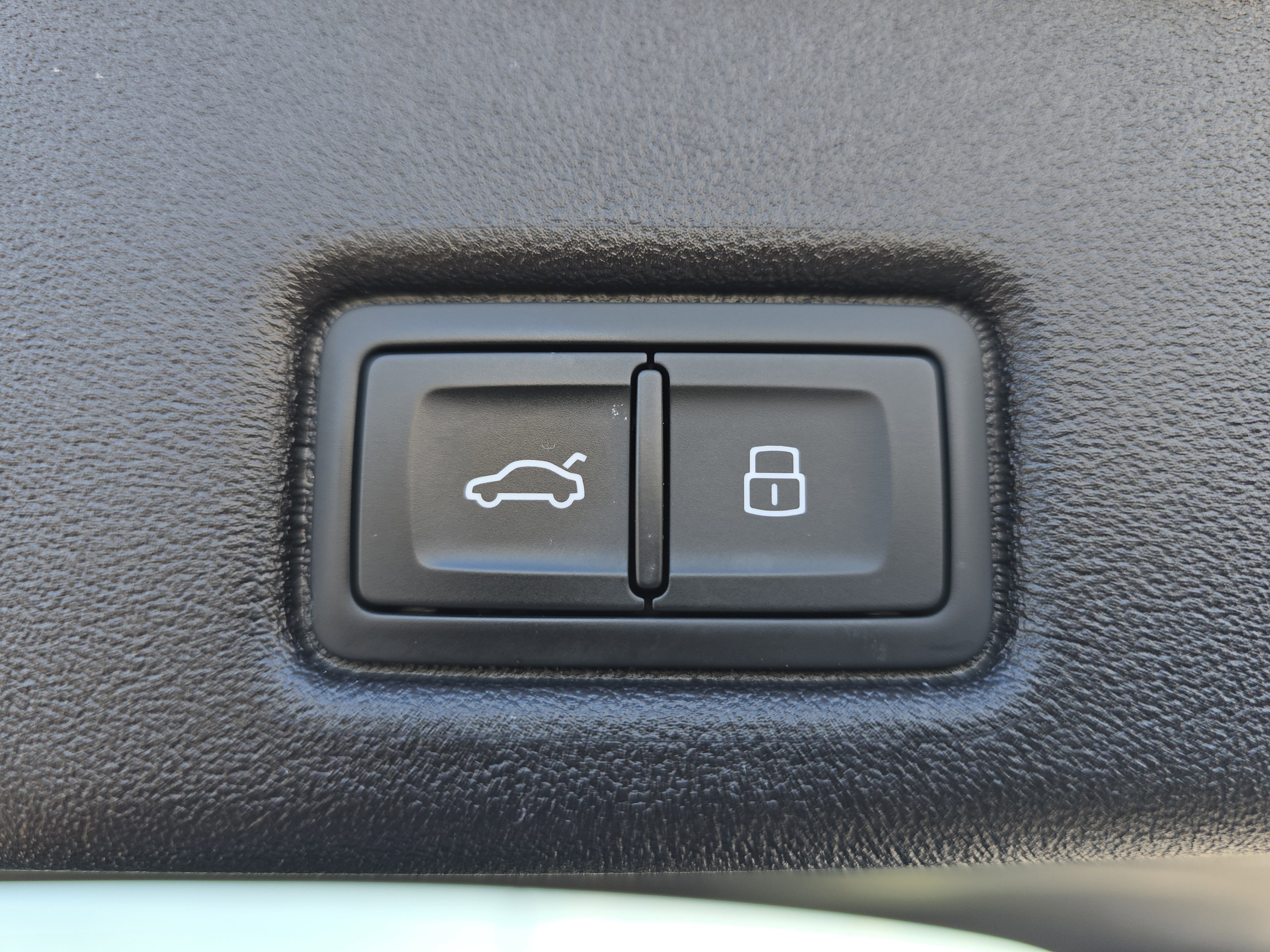 Certified 2025 Audi Q5 Premium w/ Convenience Package image 19