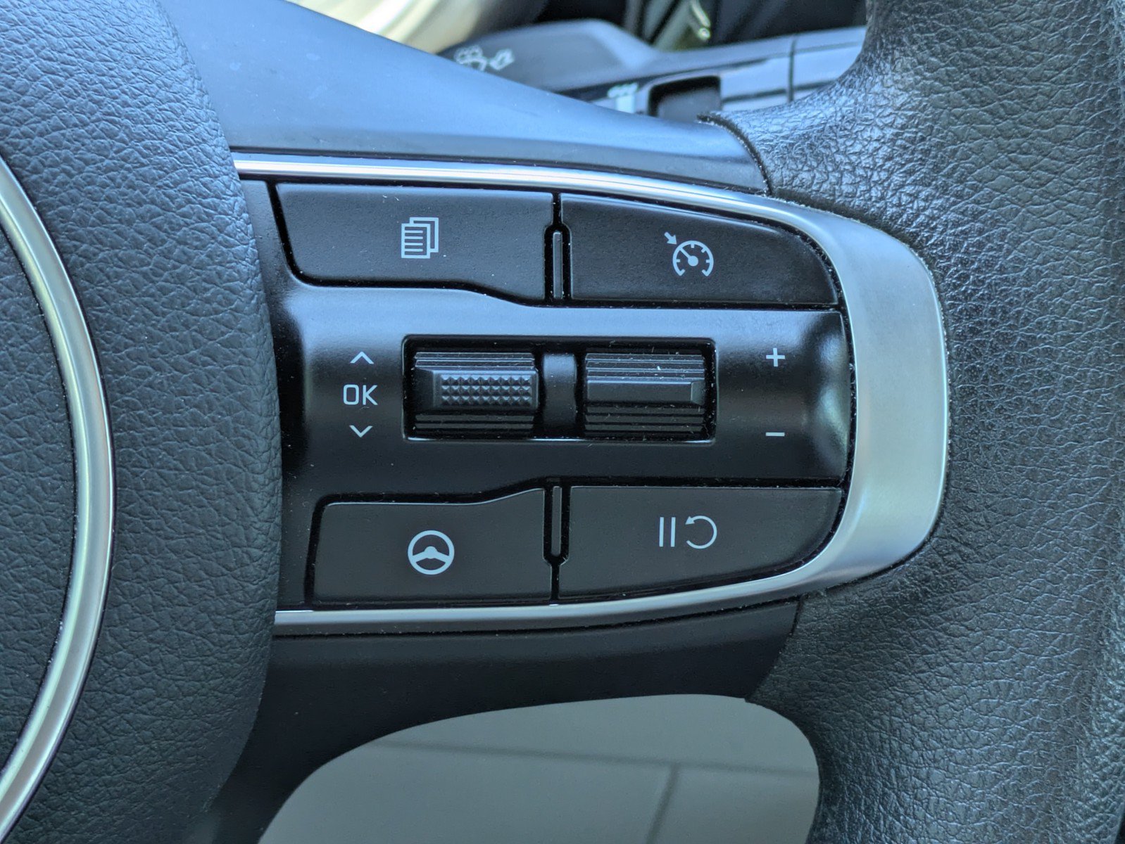Certified 2022 Kia K5 LXS FWD image 18