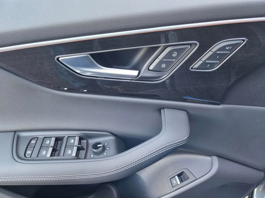 New 2026 Audi Q8 Premium Plus image 18