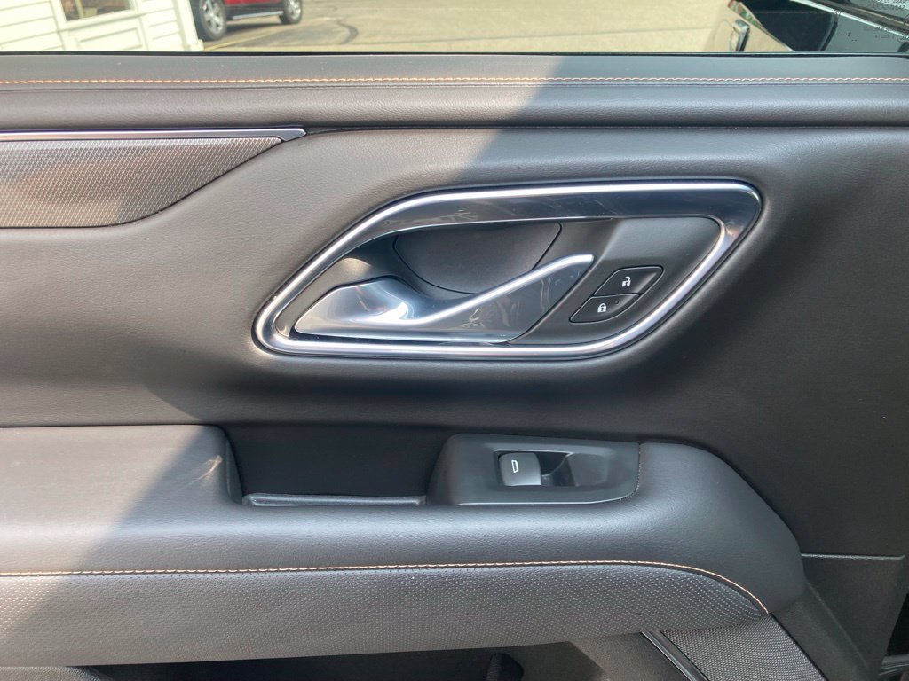 Certified 2023 GMC Yukon AT4 w/ LPO, Floor Liner Package AWD/4WD image 13