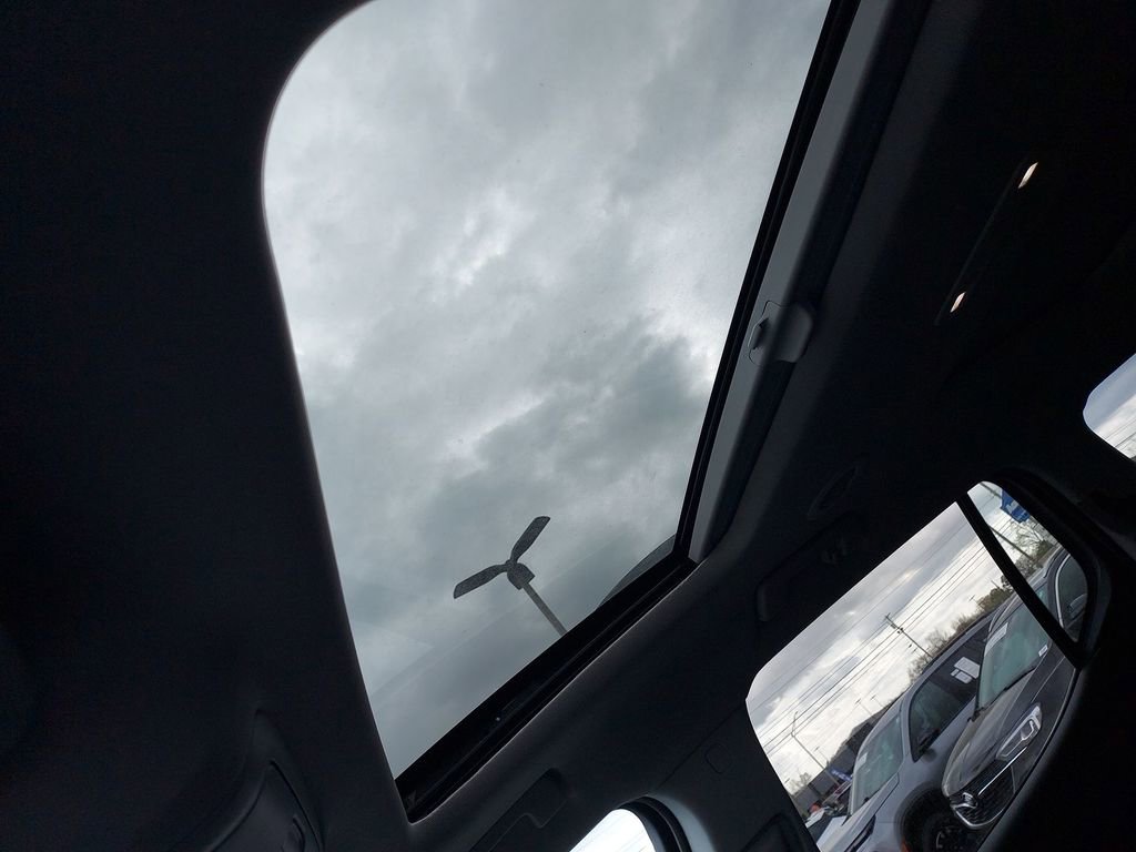 Used 2023 GMC Acadia AT4 w/ GMC Pro Grade Package image 27