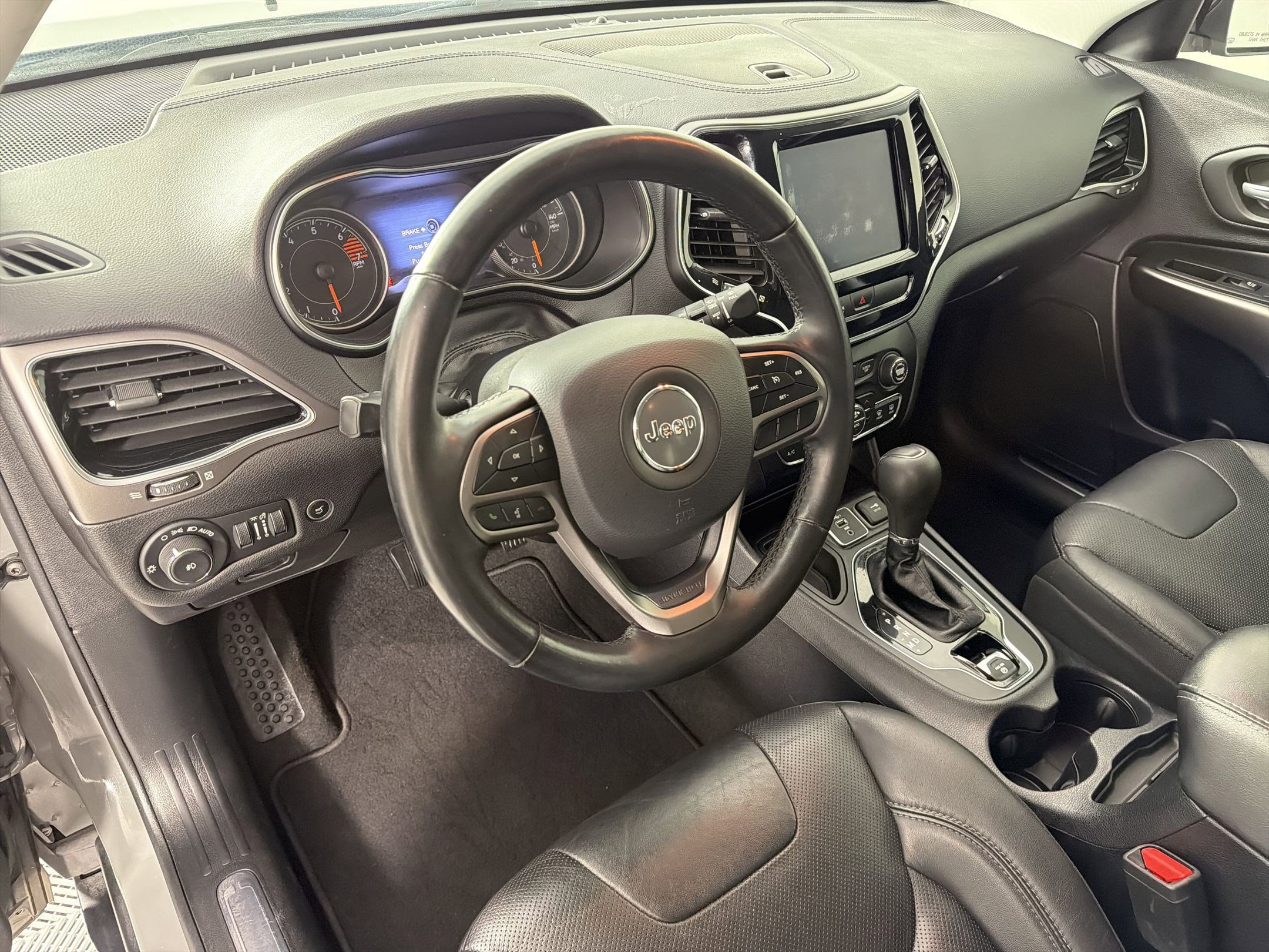 Used 2020 Jeep Cherokee Limited image 4